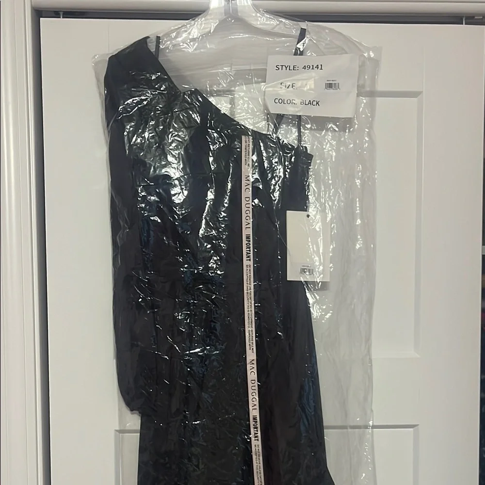 NWT- size 0- mac duggal - Black One-Shoulder high-low Dress - Picture 5 of 8